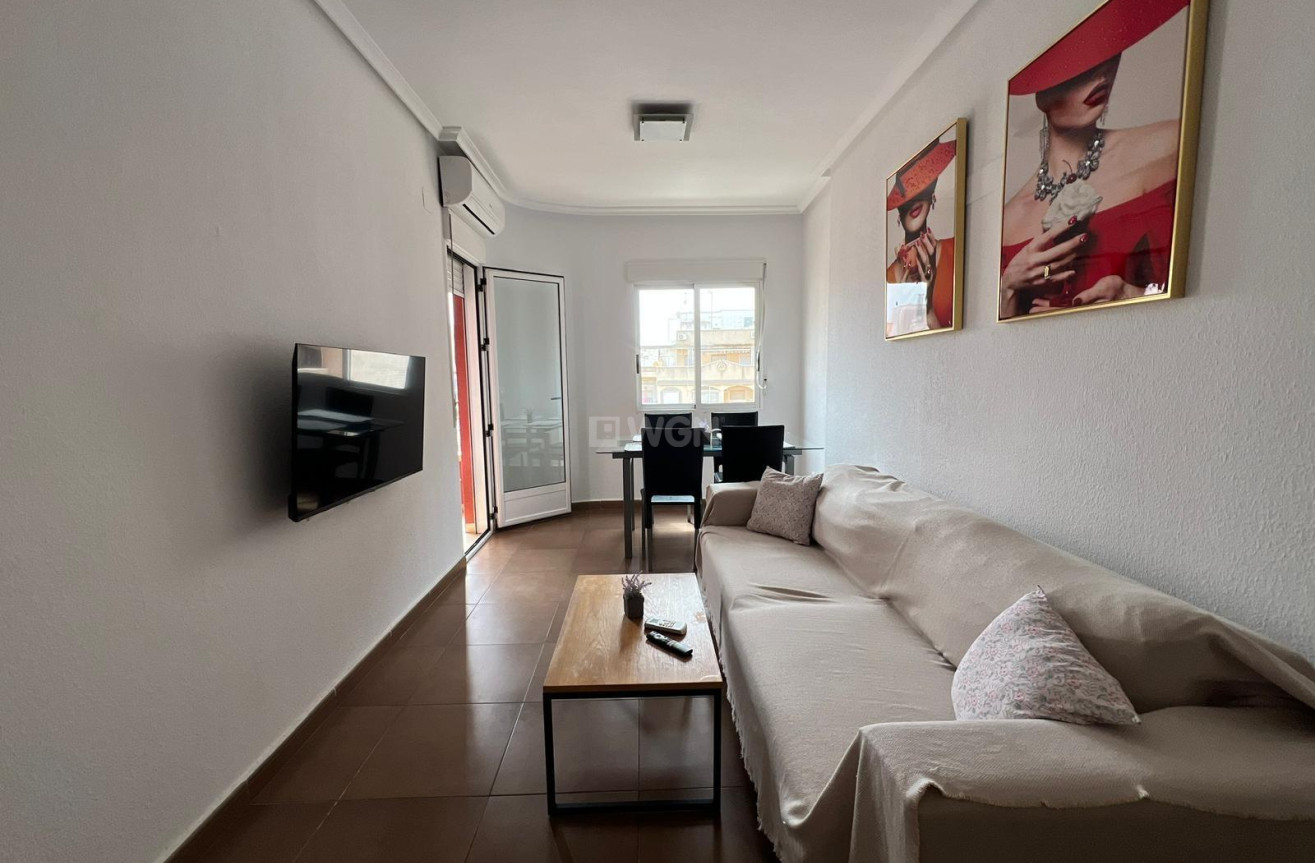 Odsprzedaż - Mieszkanie w bloku - Torrevieja - Centro