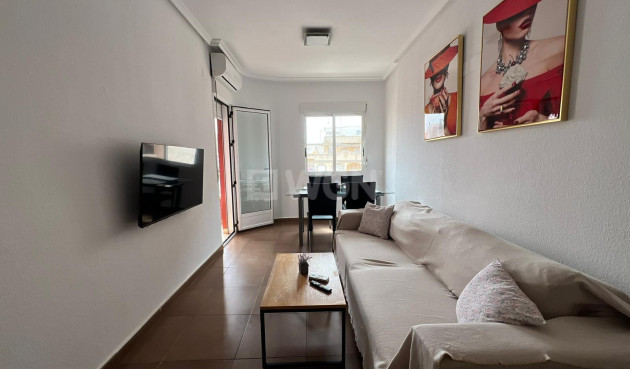 Odsprzedaż - Mieszkanie w bloku - Torrevieja - Centro
