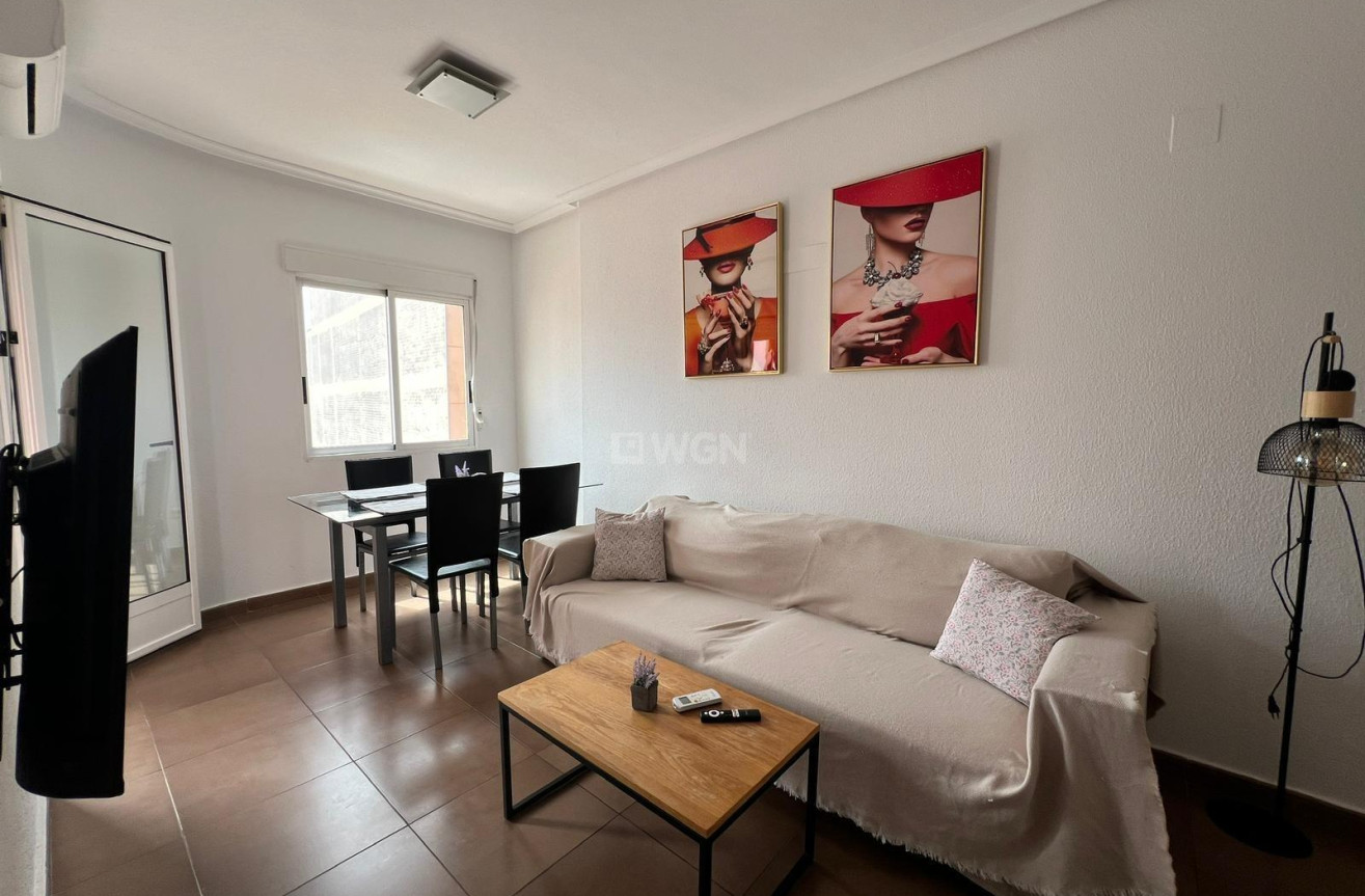 Odsprzedaż - Mieszkanie w bloku - Torrevieja - Centro