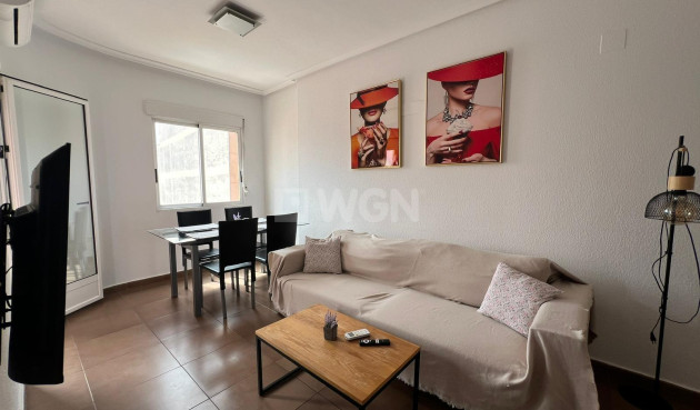 Odsprzedaż - Mieszkanie w bloku - Torrevieja - Centro