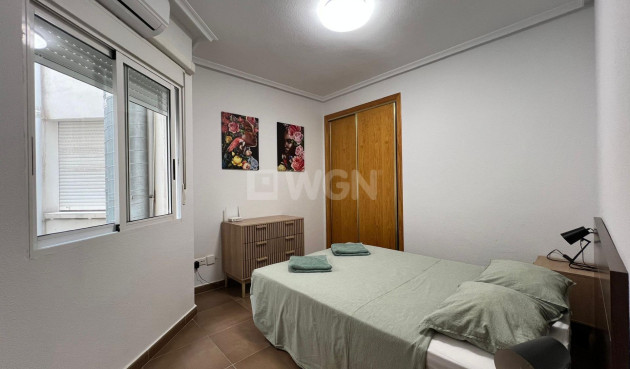 Odsprzedaż - Mieszkanie w bloku - Torrevieja - Centro