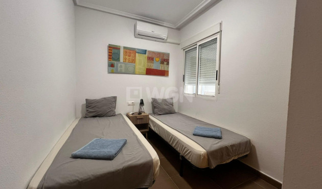 Odsprzedaż - Mieszkanie w bloku - Torrevieja - Centro