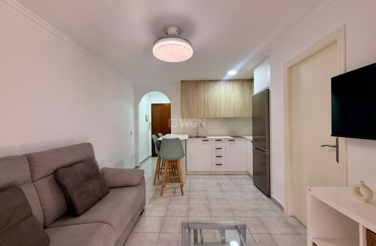 Resale - Apartment / flat - Torrevieja - Playa del Cura