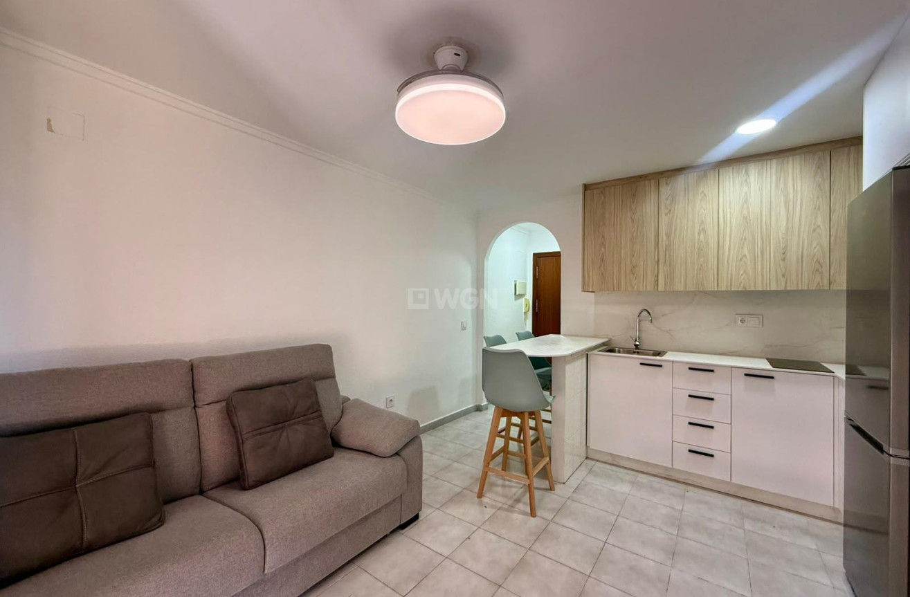 Resale - Apartment / flat - Torrevieja - Playa del Cura