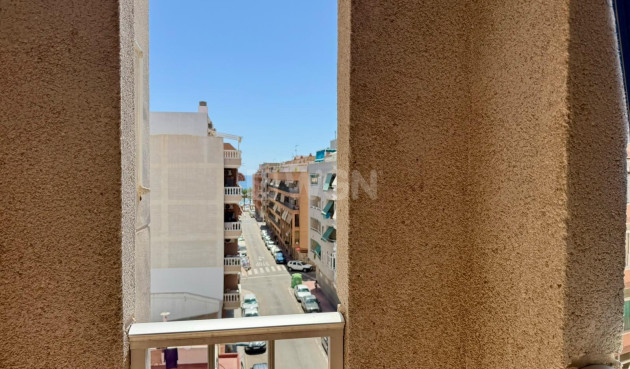 Resale - Apartment / flat - Torrevieja - Playa del Cura