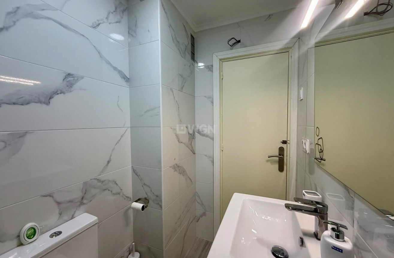 Resale - Apartment / flat - Torrevieja - Playa del Cura