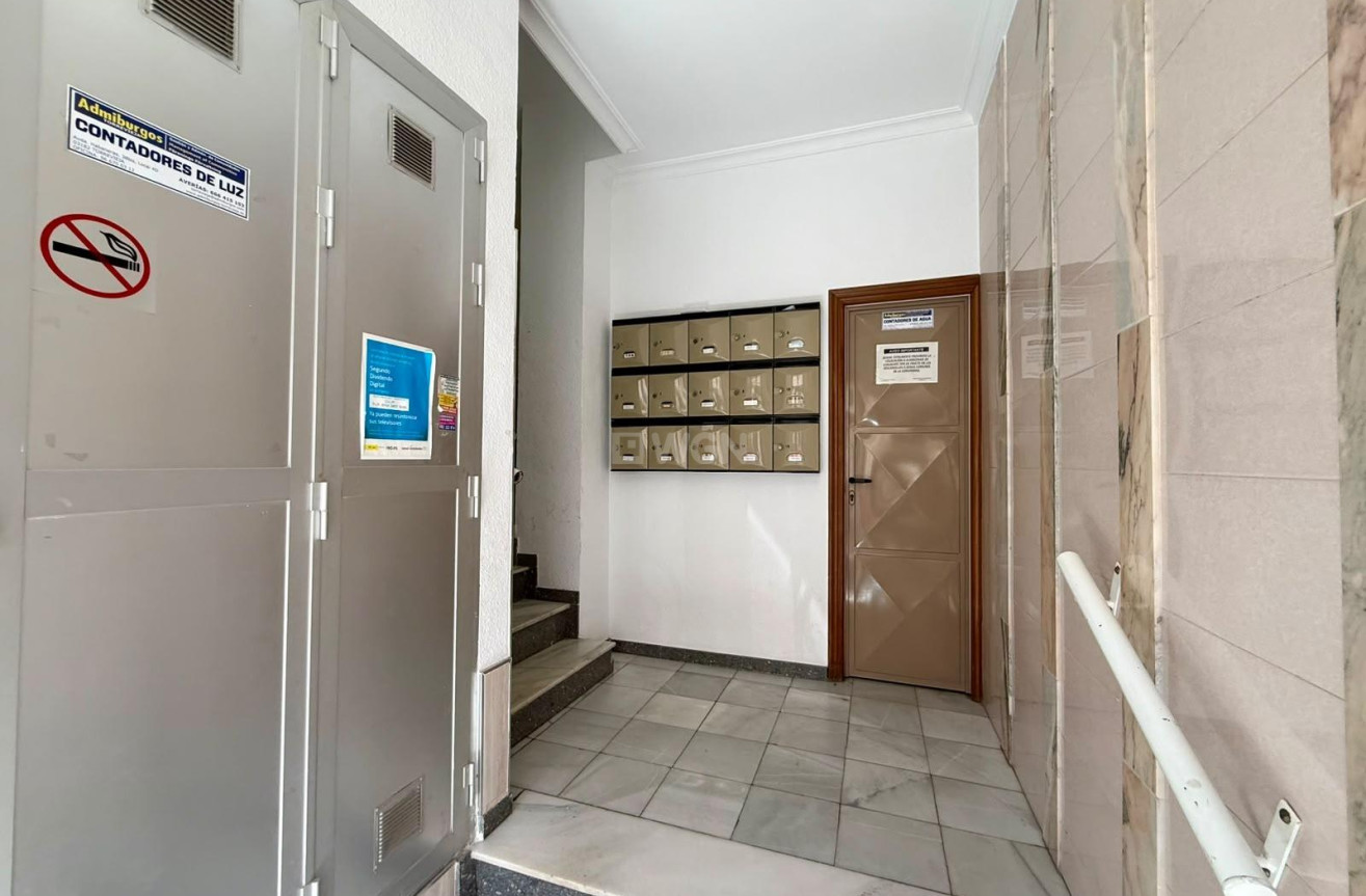 Resale - Apartment / flat - Torrevieja - Playa del Cura