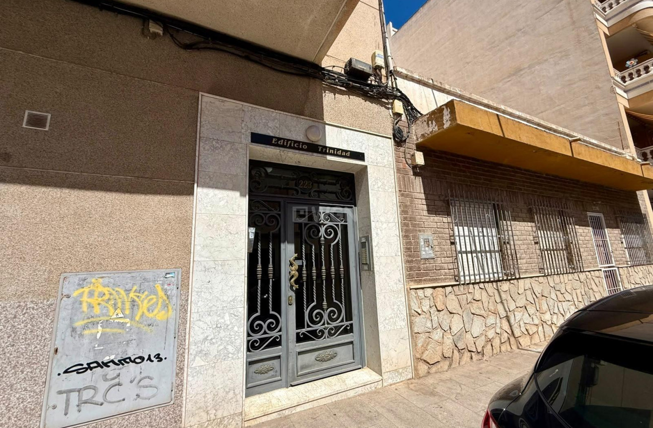 Resale - Apartment / flat - Torrevieja - Playa del Cura
