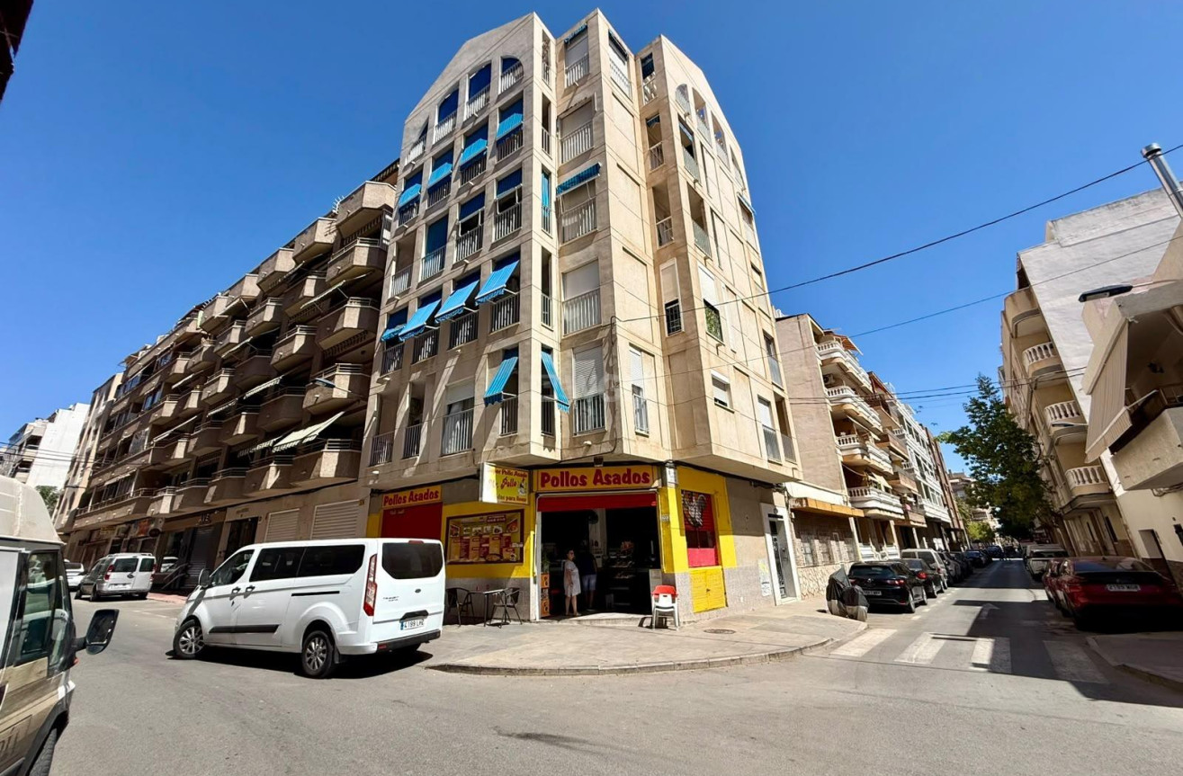 Resale - Apartment / flat - Torrevieja - Playa del Cura