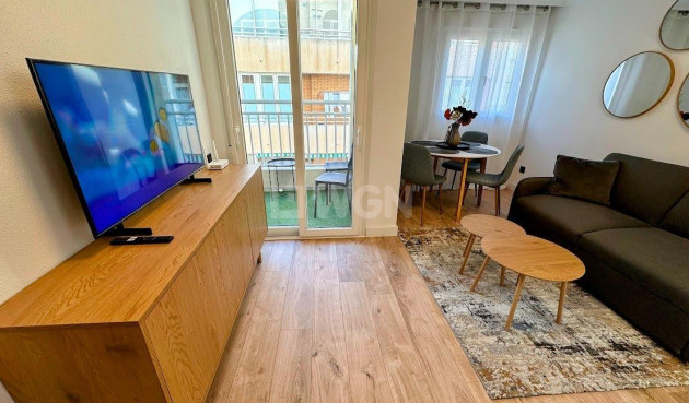 Odsprzedaż - Mieszkanie w bloku - Torrevieja - Centro