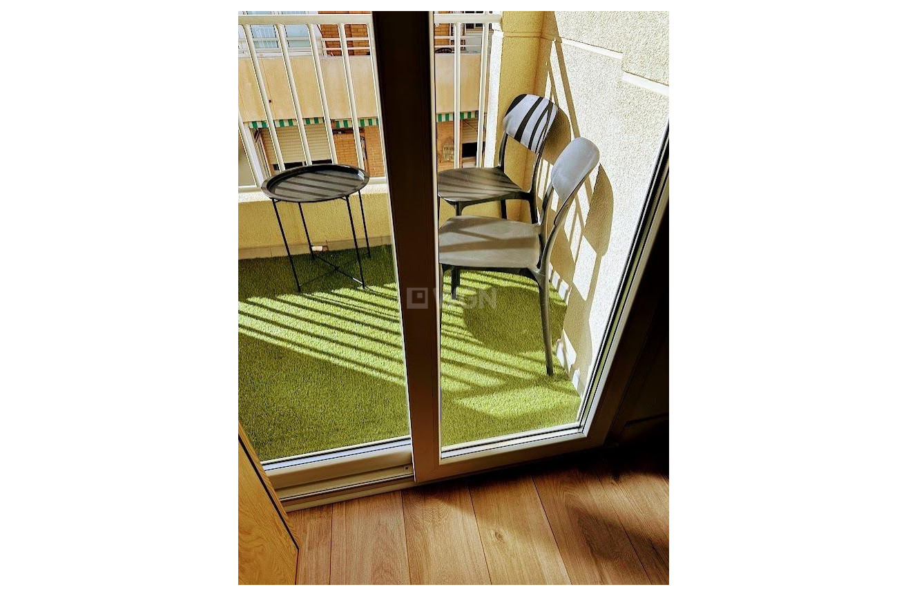 Odsprzedaż - Mieszkanie w bloku - Torrevieja - Centro