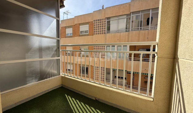 Odsprzedaż - Mieszkanie w bloku - Torrevieja - Centro