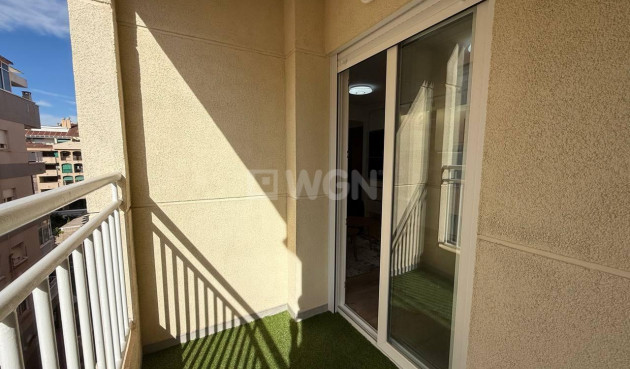 Odsprzedaż - Mieszkanie w bloku - Torrevieja - Centro