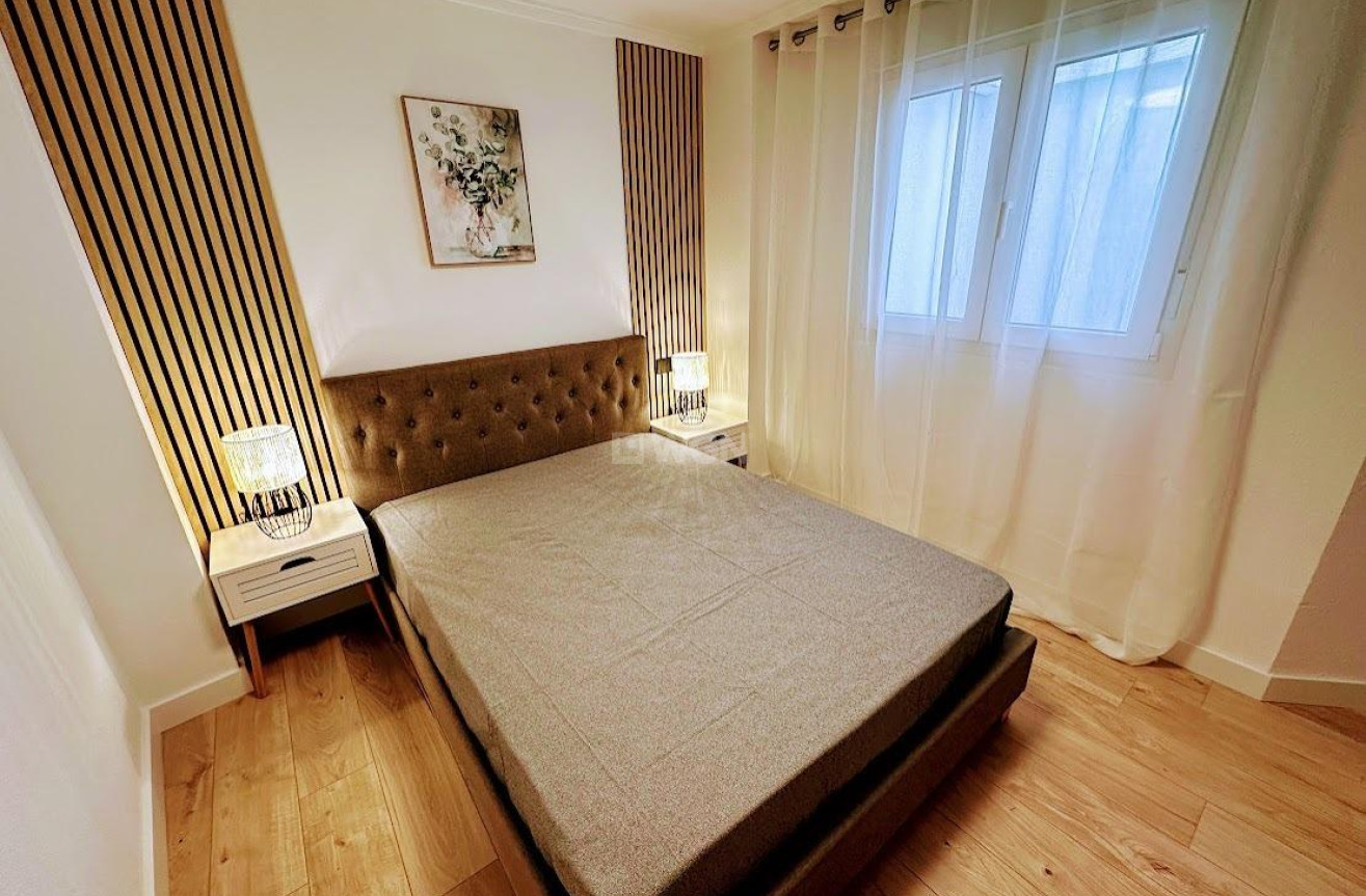 Odsprzedaż - Mieszkanie w bloku - Torrevieja - Centro