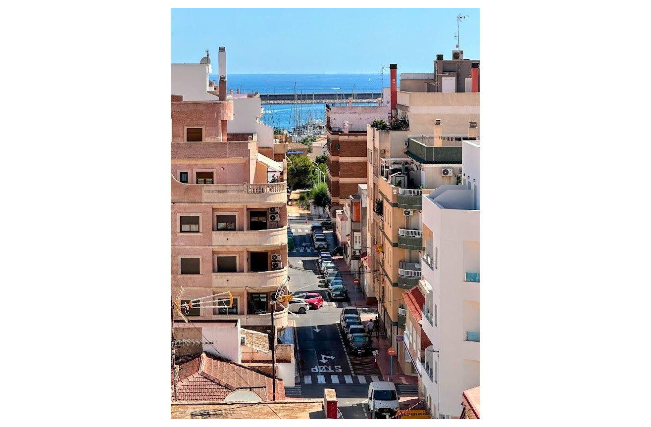 Odsprzedaż - Mieszkanie w bloku - Torrevieja - Centro