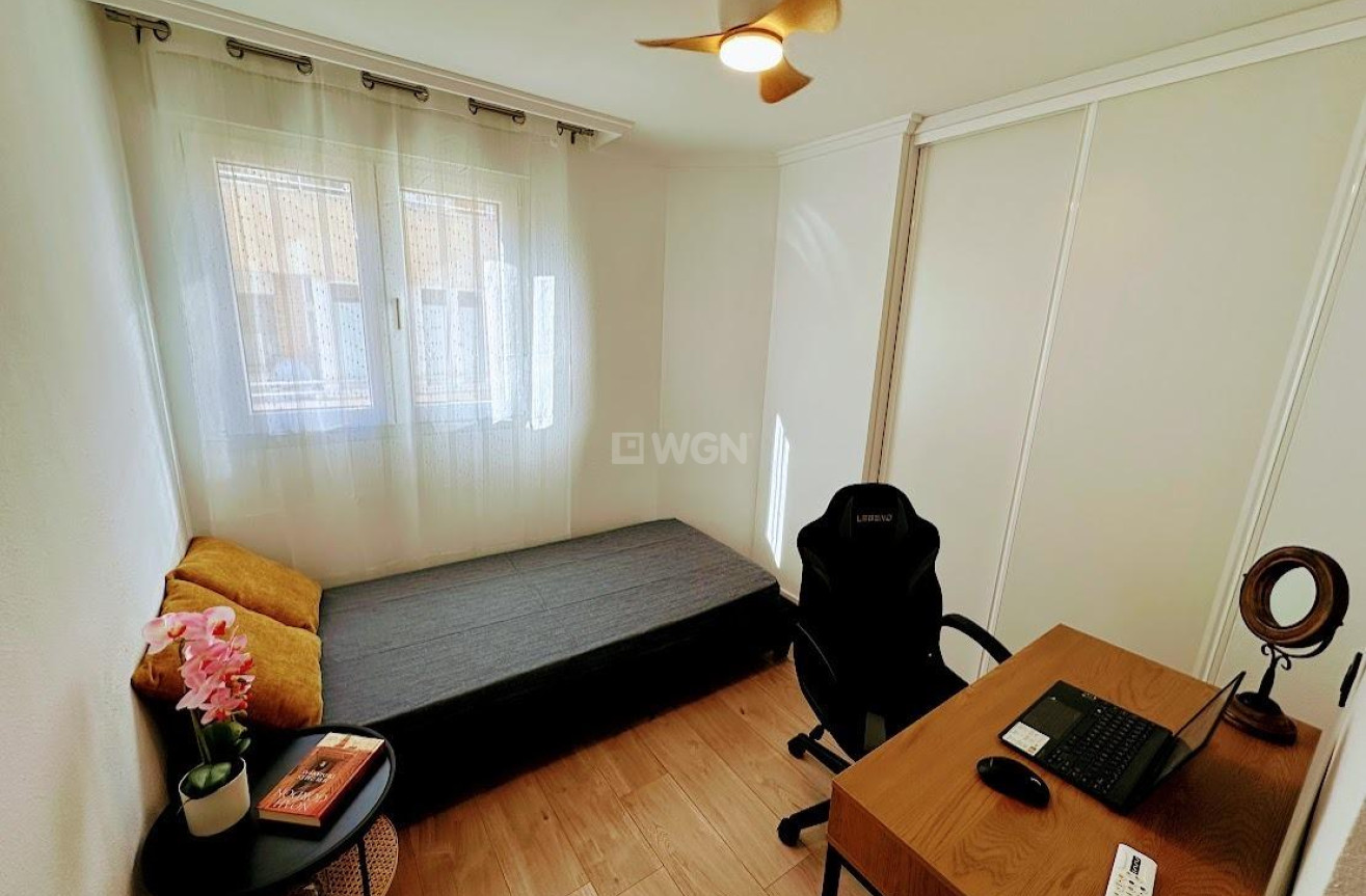 Odsprzedaż - Mieszkanie w bloku - Torrevieja - Centro