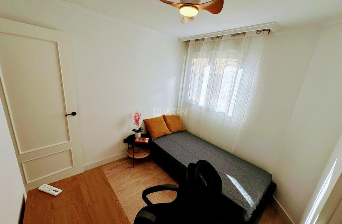 Odsprzedaż - Mieszkanie w bloku - Torrevieja - Centro