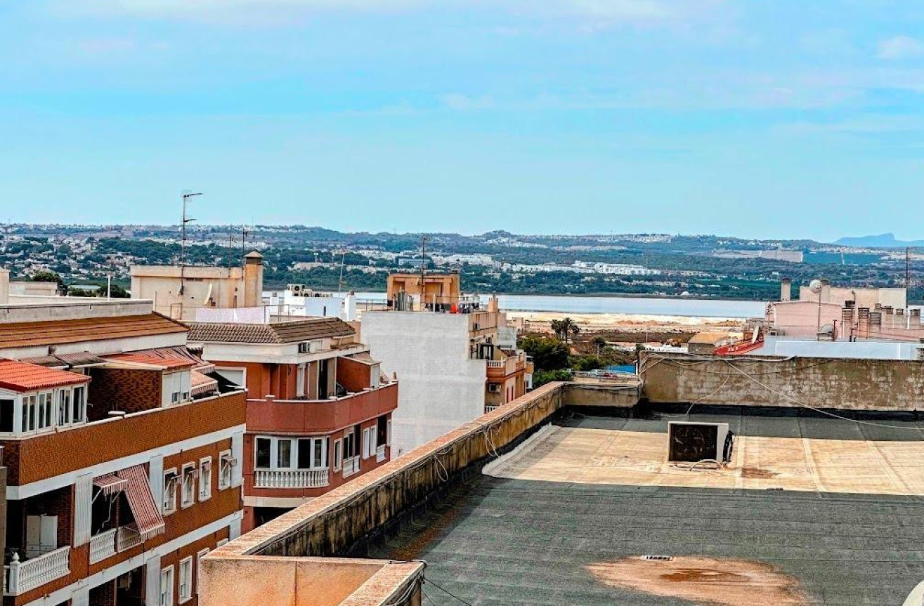 Odsprzedaż - Mieszkanie w bloku - Torrevieja - Centro