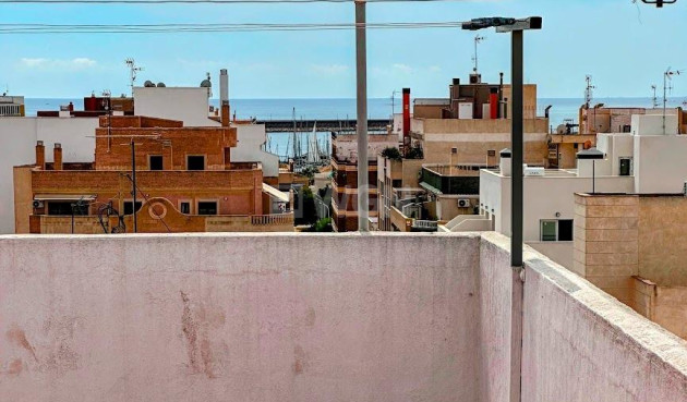 Odsprzedaż - Mieszkanie w bloku - Torrevieja - Centro
