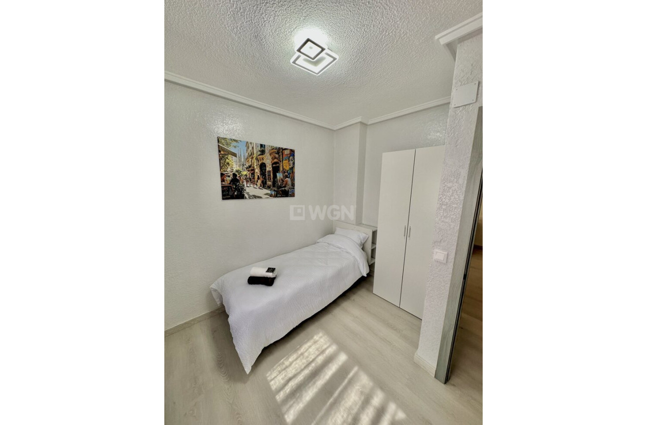 Odsprzedaż - Mieszkanie w bloku - Torrevieja - Centro