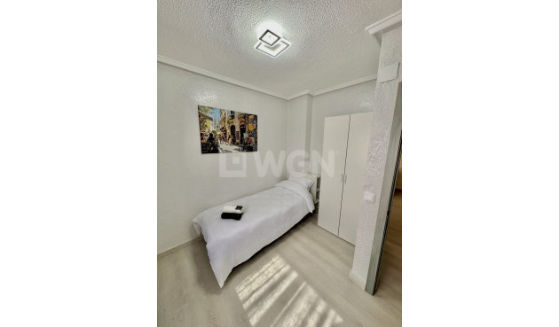 Odsprzedaż - Mieszkanie w bloku - Torrevieja - Centro