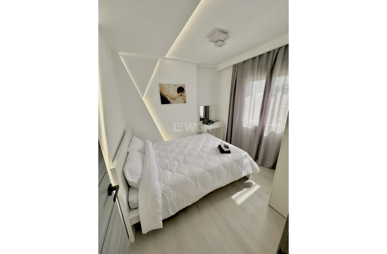 Odsprzedaż - Mieszkanie w bloku - Torrevieja - Centro