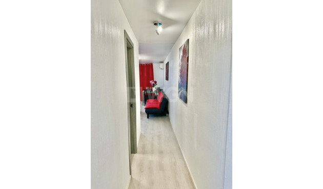 Odsprzedaż - Mieszkanie w bloku - Torrevieja - Centro