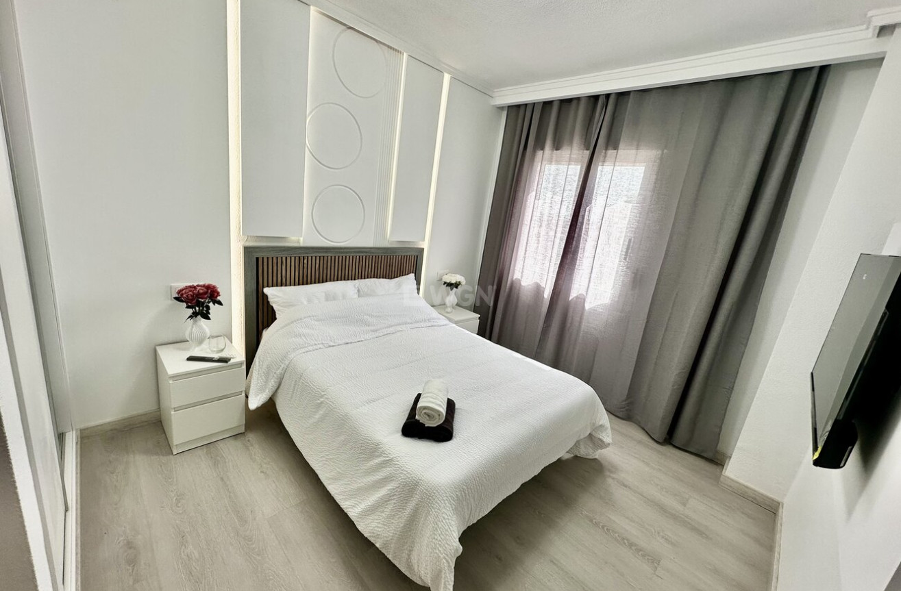 Odsprzedaż - Mieszkanie w bloku - Torrevieja - Centro