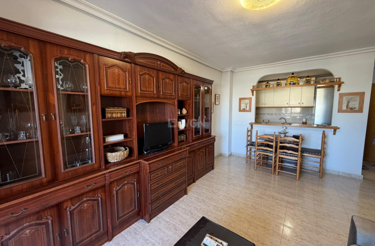 Odsprzedaż - Mieszkanie w bloku - Torrevieja - Los Europeos