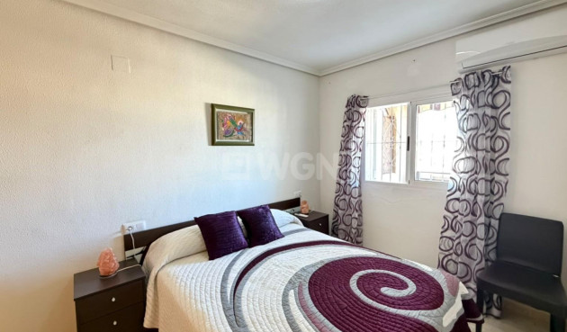 Odsprzedaż - Mieszkanie w bloku - Torrevieja - Los Europeos