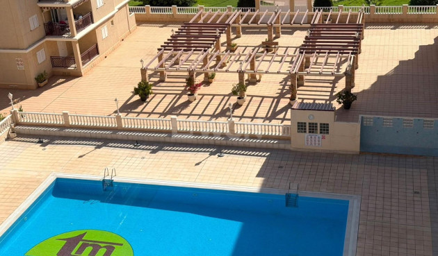 Odsprzedaż - Mieszkanie w bloku - Torrevieja - Los Europeos