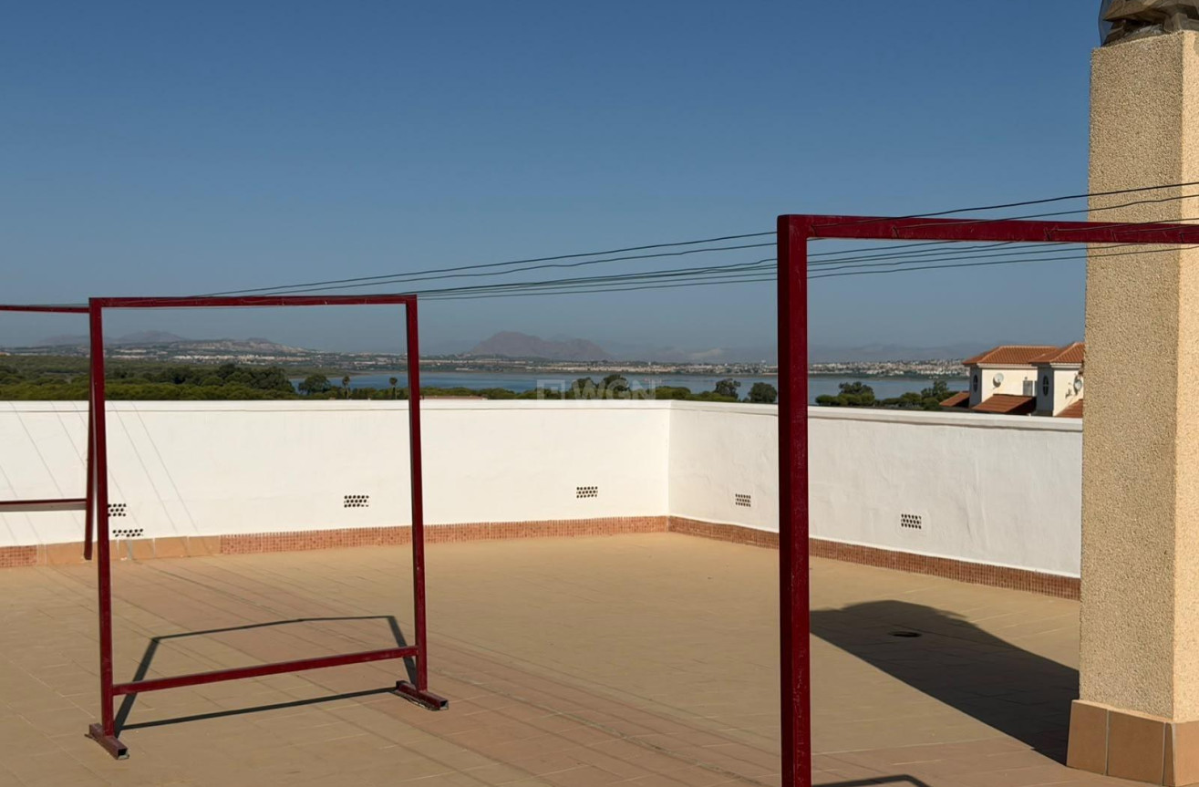 Odsprzedaż - Mieszkanie w bloku - Torrevieja - Los Europeos