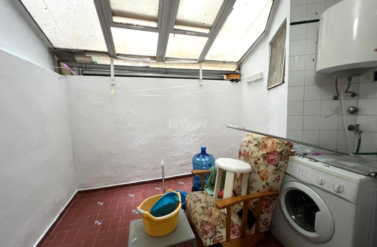 Odsprzedaż - Mieszkanie w bloku - Torrevieja - Playa de los Locos