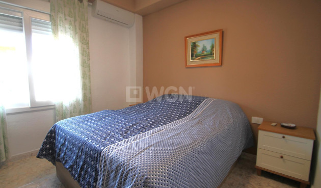 Odsprzedaż - Mieszkanie w bloku - Torrevieja - Playa De Los Naufragos