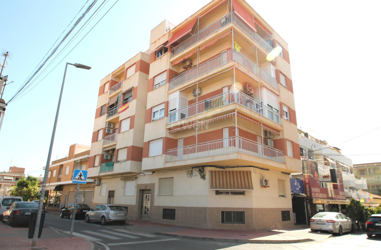 Odsprzedaż - Mieszkanie w bloku - Torrevieja - Playa De Los Naufragos