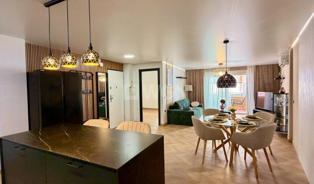 Resale - Apartment / flat - Torrevieja - Playa del Cura