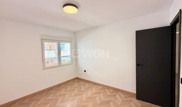 Resale - Apartment / flat - Torrevieja - Playa del Cura