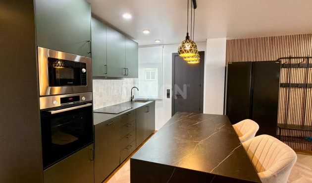 Resale - Apartment / flat - Torrevieja - Playa del Cura