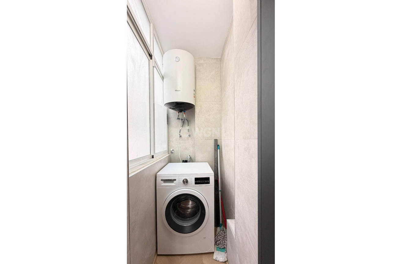 Resale - Apartment / flat - Torrevieja - Playa del Cura