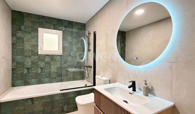Resale - Apartment / flat - Torrevieja - Playa del Cura