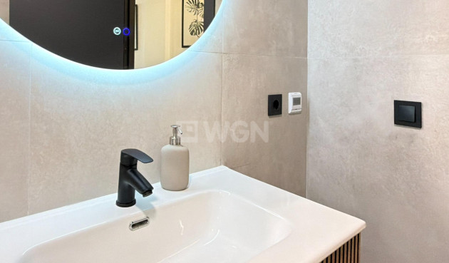 Resale - Apartment / flat - Torrevieja - Playa del Cura