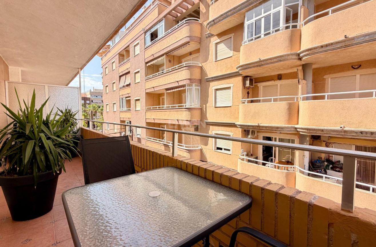 Resale - Apartment / flat - Torrevieja - Playa del Cura