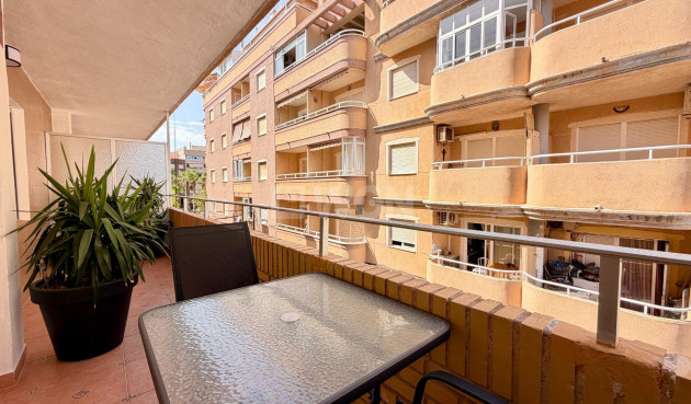 Resale - Apartment / flat - Torrevieja - Playa del Cura