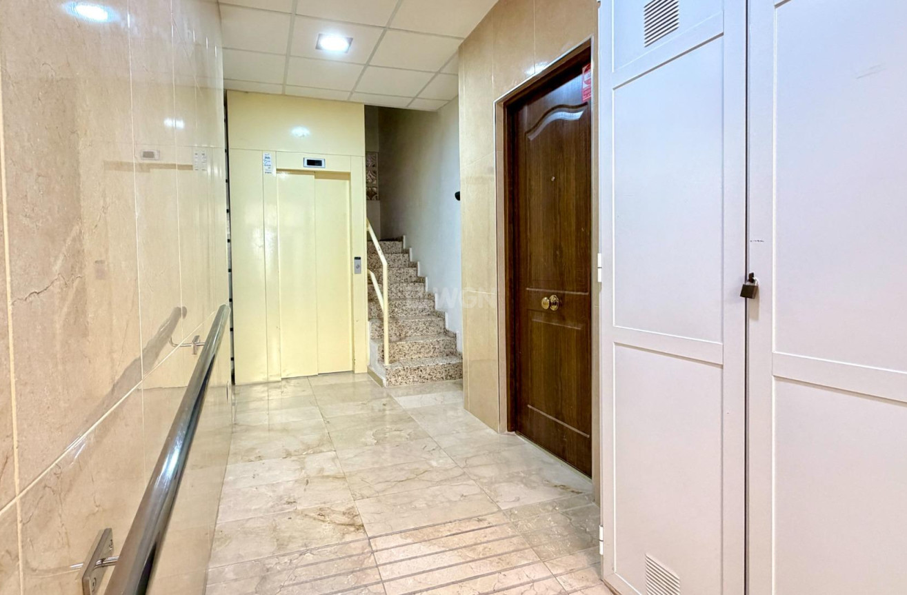 Resale - Apartment / flat - Torrevieja - Playa del Cura
