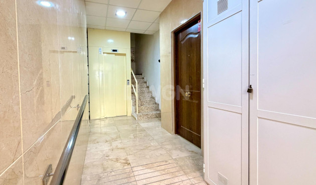 Resale - Apartment / flat - Torrevieja - Playa del Cura