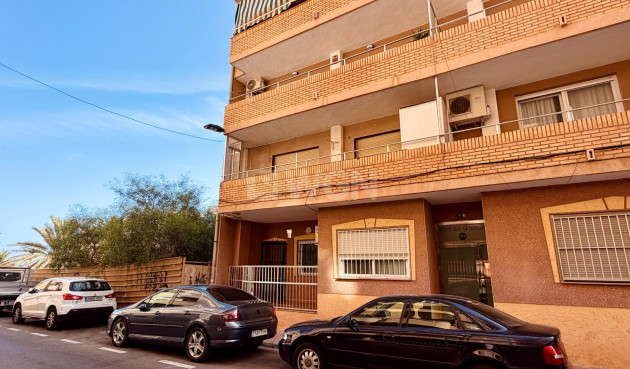 Resale - Apartment / flat - Torrevieja - Playa del Cura