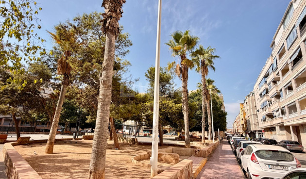 Resale - Apartment / flat - Torrevieja - Playa del Cura