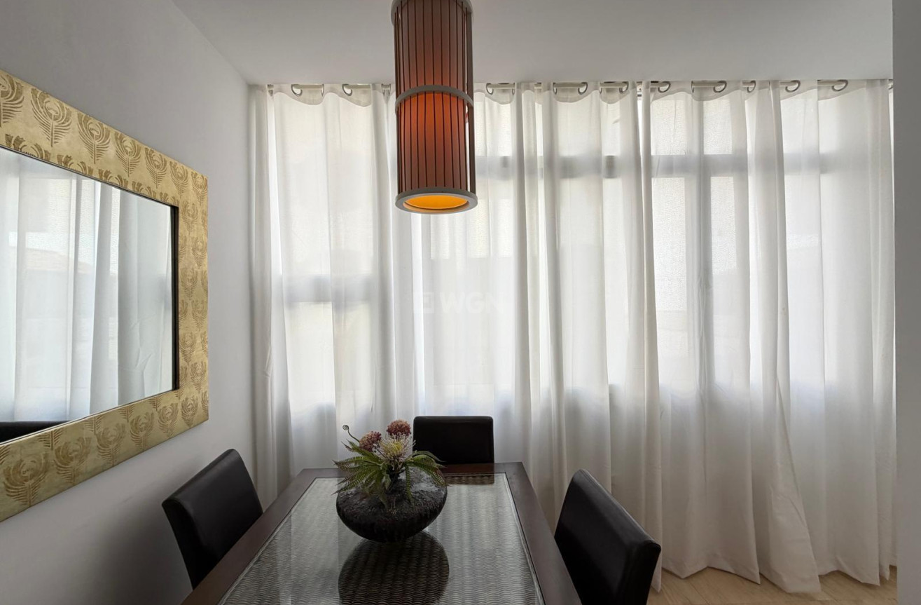 Wiederverkauf - Wohnung - Torrevieja - Paseo Maritimo