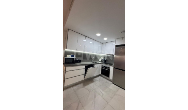 Resale - Apartment / flat - Torrevieja - Estacion De Autobuses