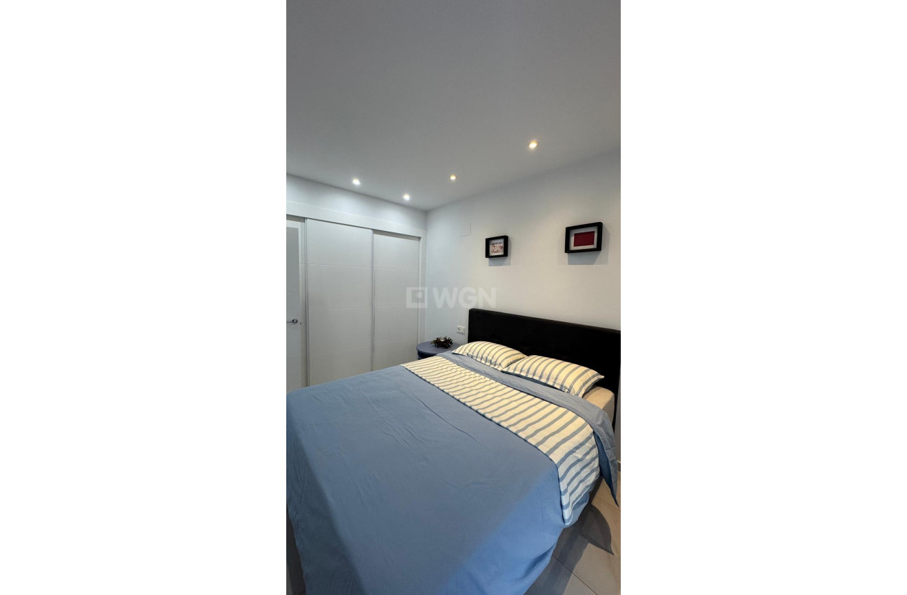 Resale - Apartment / flat - Torrevieja - Estacion De Autobuses